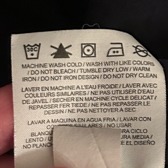 Jordan Kids Navy Blue Tee with Blue 'North' Graphic, Size Youth  M - Picture 7 of 7